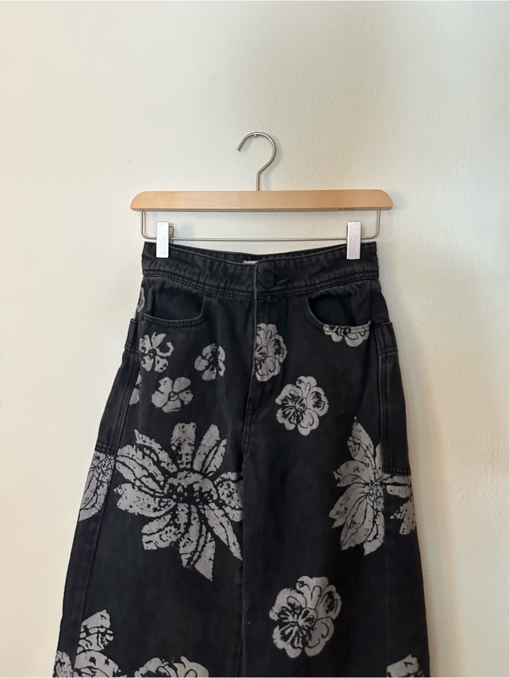 We The Free Black Wide Leg Jeans with Gray Floral Print - Picture 2 of 8